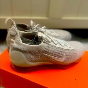 Nike Vapormax 2021 FK Oatmeal/White Phantom. EUC